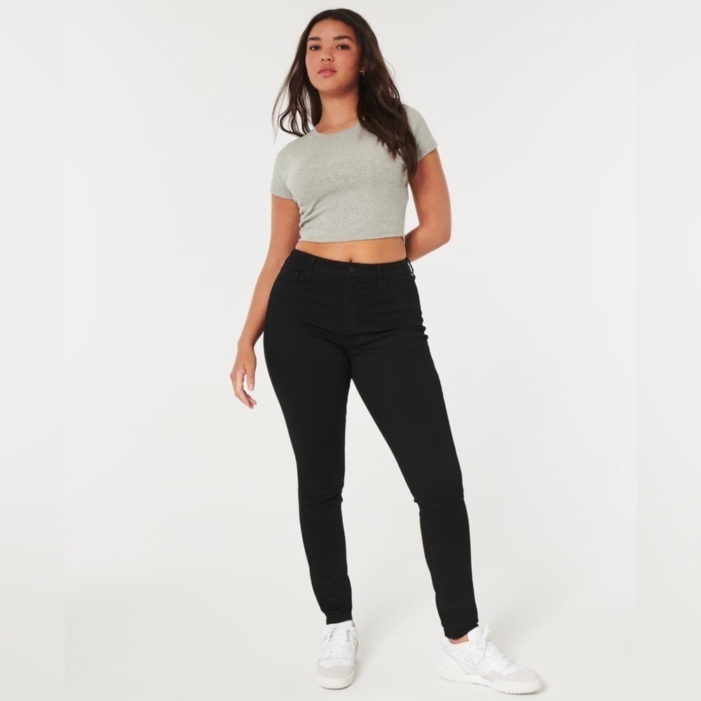 Hollister CURVY HIGH-RISE BLACK SUPER SKINNY JEANS 26 / 3 Regular